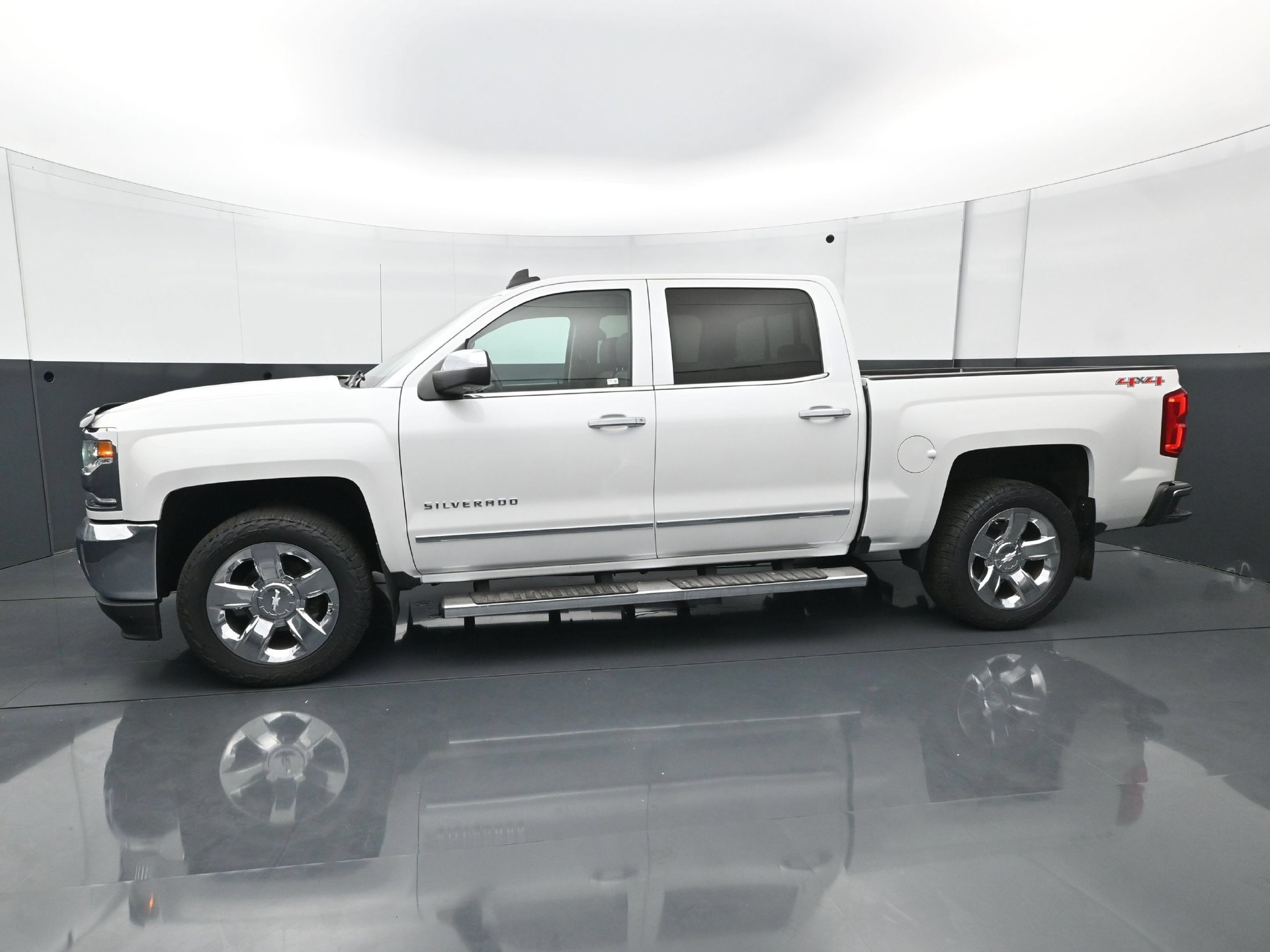 Used 2016 Chevrolet Silverado 1500 LTZ w/ Sport Package AWD/4WD image 3