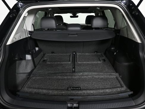 Used 2023 Volkswagen Tiguan SE image 29