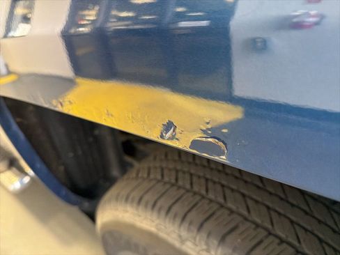 Used 2018 Chevrolet Silverado 1500 LT w/ All Star Edition image 10