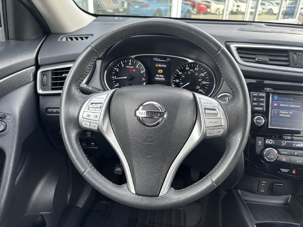 Used 2016 Nissan Rogue SL AWD/4WD image 14