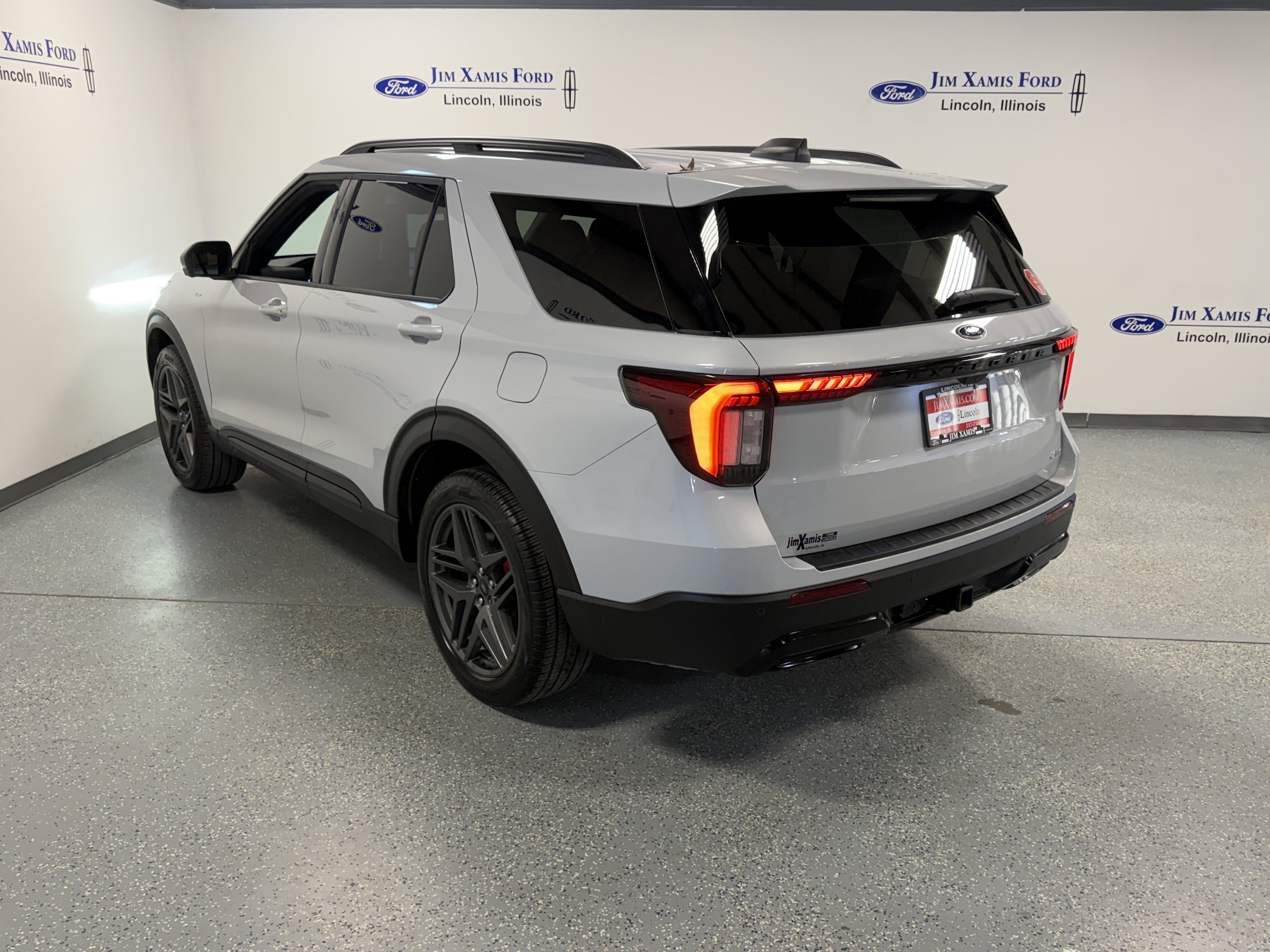 Used 2026 Ford Explorer ST-Line w/ ST-Line Street Pack AWD/4WD image 31