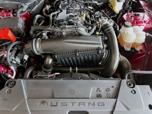 Used 2025 Ford Mustang Coupe RWD image 27