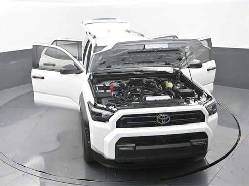 New 2026 Toyota 4Runner SR5 image 32