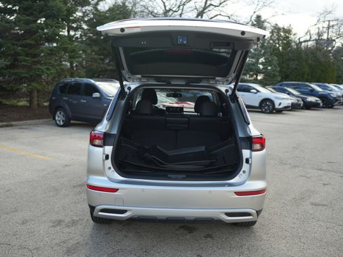 Used 2024 Mitsubishi Outlander AWD image 7