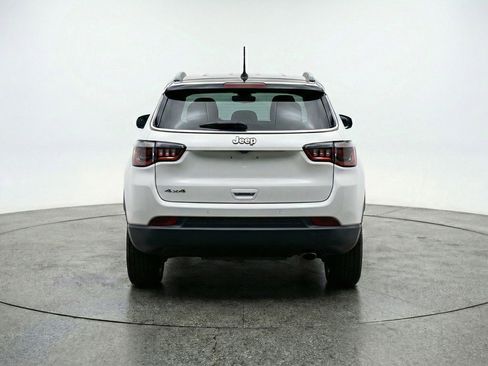 Used 2025 Jeep Compass Trailhawk AWD/4WD image 7