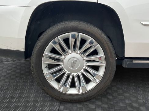 Used 2019 Cadillac Escalade Platinum image 23