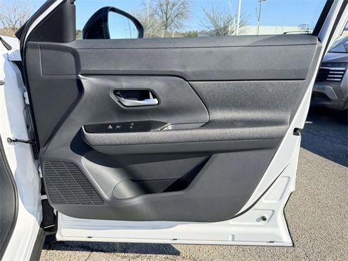 New 2026 Nissan Kicks SV w/ SV Premium Package image 8