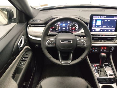 Used 2024 Jeep Compass Latitude AWD/4WD image 22