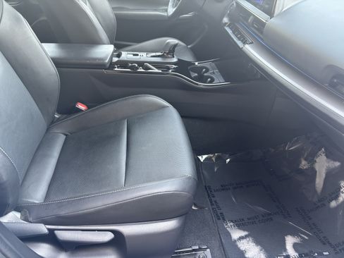 Used 2024 Toyota Prius Limited AWD/4WD image 30