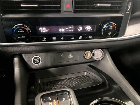 Certified 2023 Nissan Rogue SV image 25