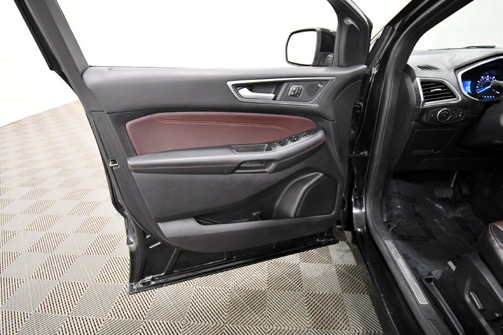 Used 2021 Ford Edge Titanium w/ Equipment Group 301A AWD/4WD image 13