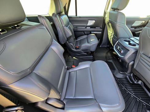 Used 2025 Ford Expedition Max Active AWD/4WD image 14