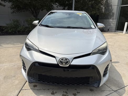 Used 2017 Toyota Corolla SE w/ SE Premium Package FWD image 5