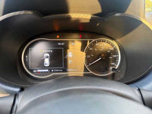 Used 2025 Nissan Versa SV image 36