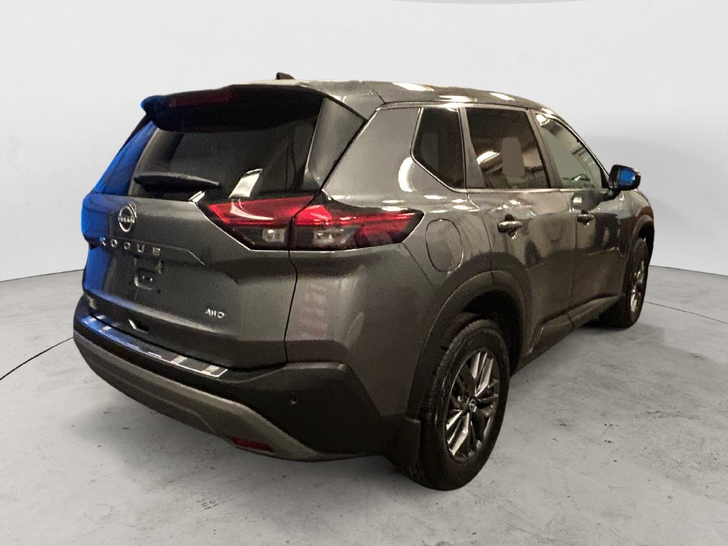 Used 2023 Nissan Rogue S AWD/4WD image 5