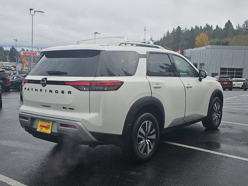 Certified 2023 Nissan Pathfinder SL w/ Lighting Package (N92) image 5