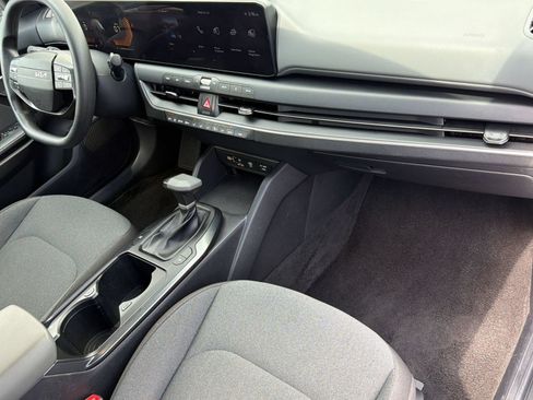 Used 2025 Kia K4 FWD image 35