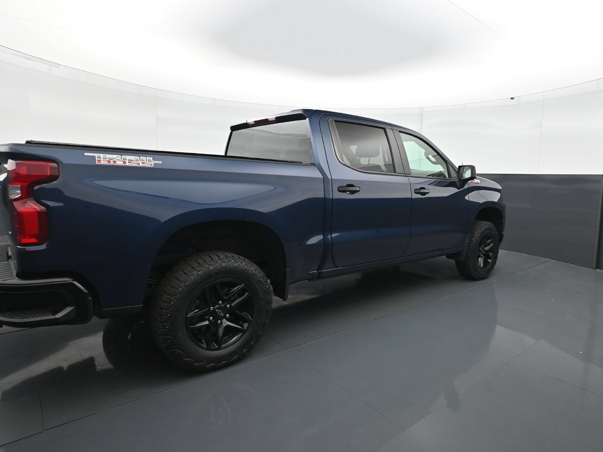 Used 2021 Chevrolet Silverado 1500 LT Trail Boss w/ Bed Protection Package AWD/4WD image 7