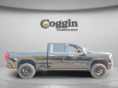 Used 2025 GMC Sierra 2500 Denali Ultimate image 6