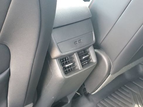 Used 2025 Chevrolet Equinox RS FWD image 32