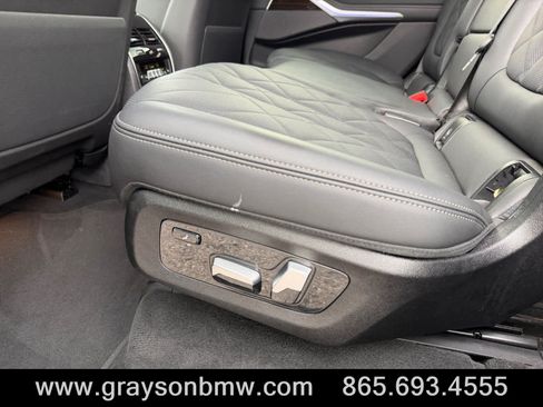 Used 2025 BMW X7 xDrive40i AWD/4WD image 16