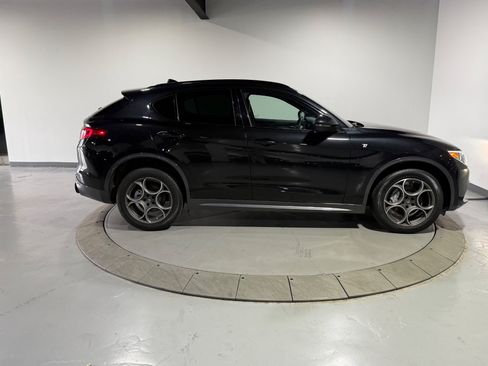 Used 2023 Alfa Romeo Stelvio Ti AWD/4WD image 6