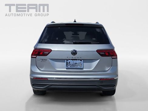 Used 2024 Volkswagen Tiguan SE FWD image 6