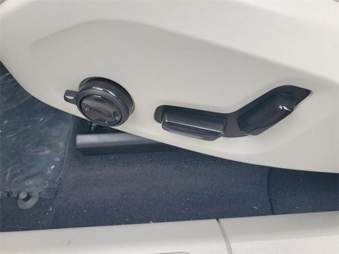 New 2026 Volvo XC60 T8 Ultra w/ Climate Package image 15