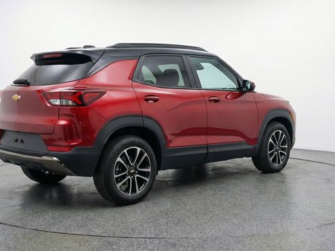 Used 2025 Chevrolet TrailBlazer LT image 9