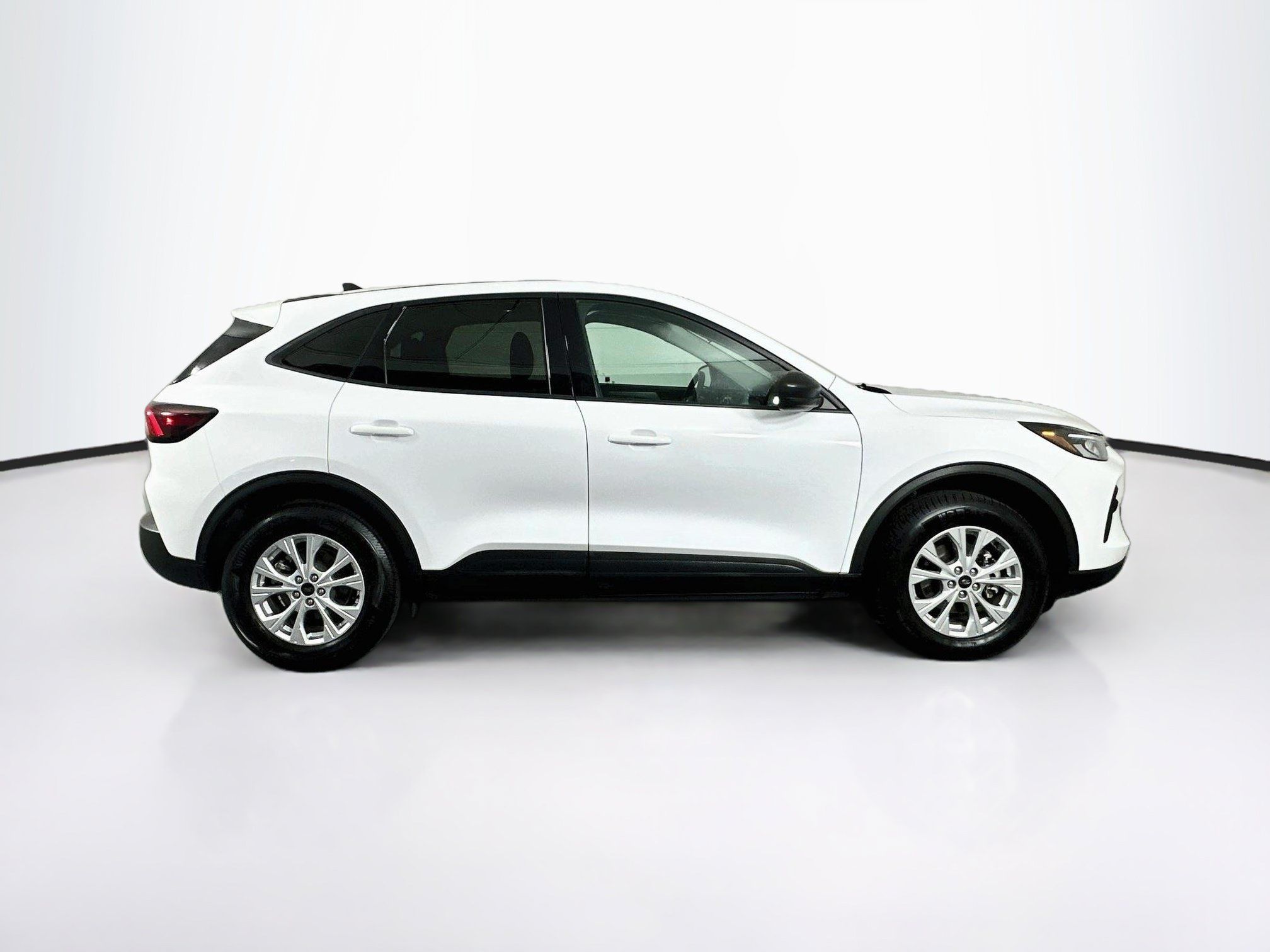 Used 2025 Ford Escape Active AWD/4WD image 10