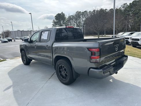 Used 2023 Nissan Frontier SV w/ SV Convenience Package image 8