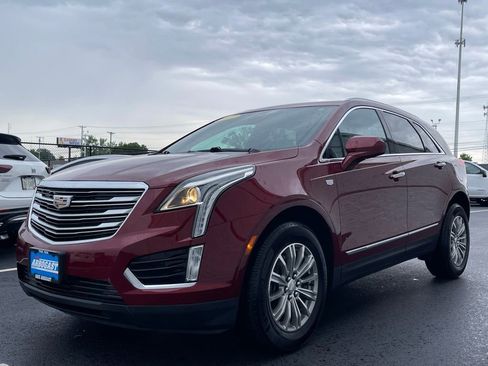 Used 2017 Cadillac XT5 Luxury w/ Driver Awareness Package FWD image 2