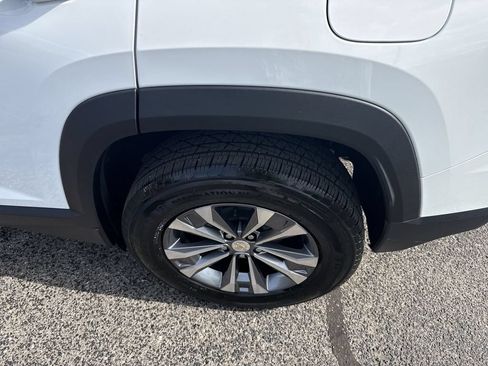 Certified 2025 Chevrolet Equinox LT w/ Convenience Package II FWD image 40