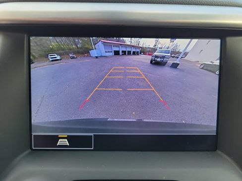 Used 2023 GMC Acadia SLT w/ Preferred Package image 20