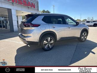 Certified 2025 Nissan Rogue SL w/ SL Premium Package video 5
