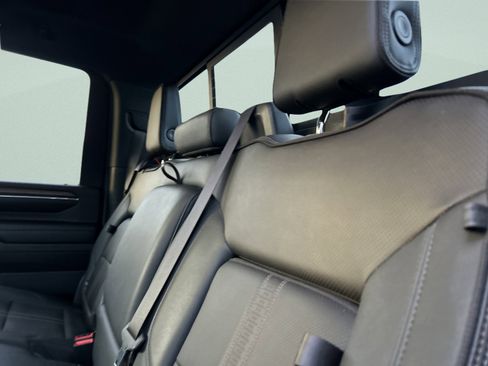 Used 2024 Chevrolet Silverado 2500 High Country image 12