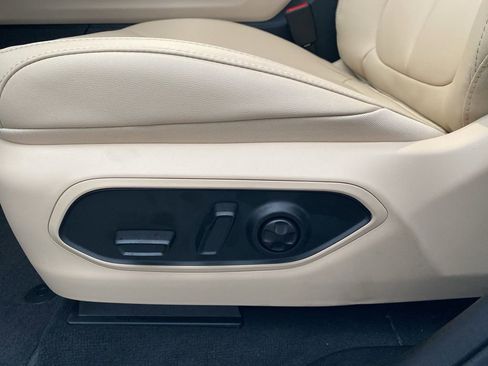 New 2025 Jeep Grand Cherokee Limited image 13