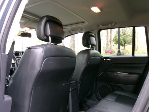 Used 2014 Jeep Compass Latitude w/ Sun/Sound Group image 41