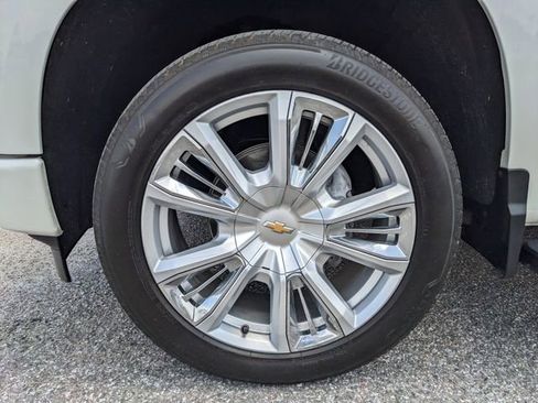 Used 2025 Chevrolet Silverado 1500 High Country w/ High Country Premium Package AWD/4WD image 7