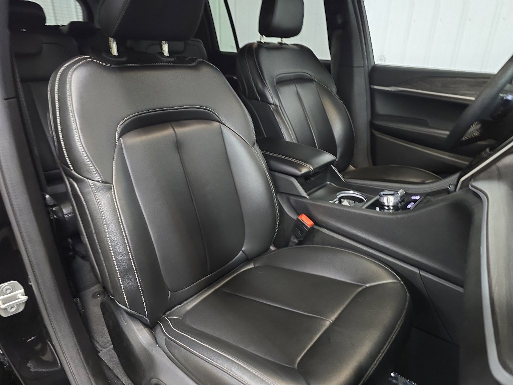 Used 2024 Jeep Grand Cherokee L Limited w/ Black Appearance Package AWD/4WD image 14