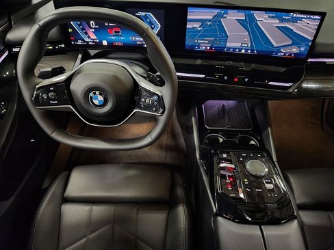 Used 2024 BMW 530i w/ Premium Package RWD image 46