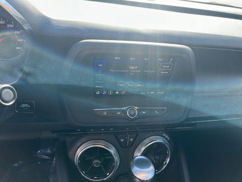 Used 2021 Chevrolet Camaro LT image 21