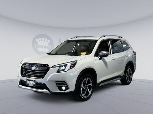 Used 2023 Subaru Forester Touring AWD/4WD image 1