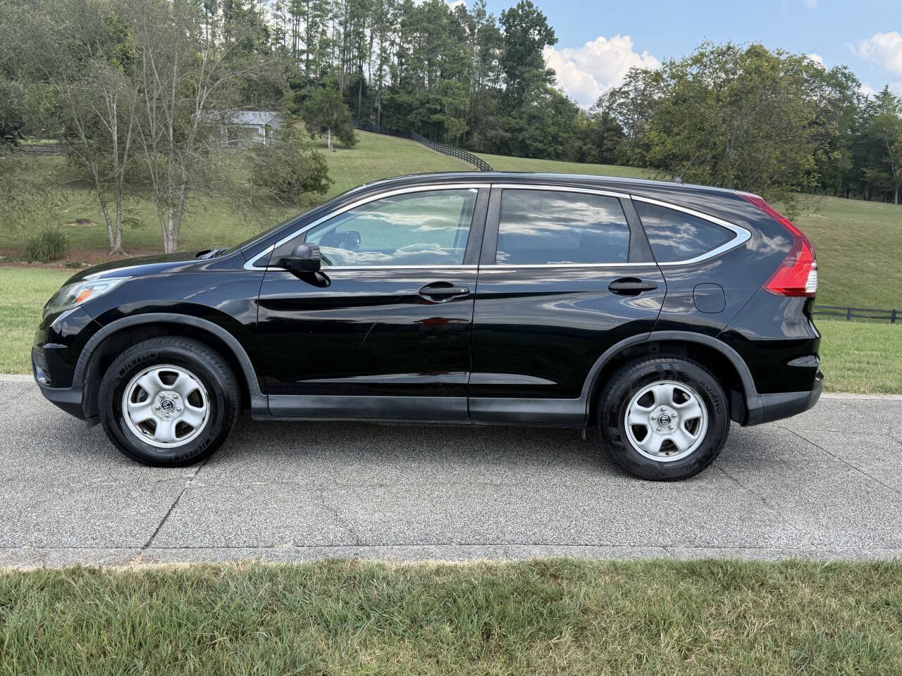 Used 2016 Honda CR-V LX image 3
