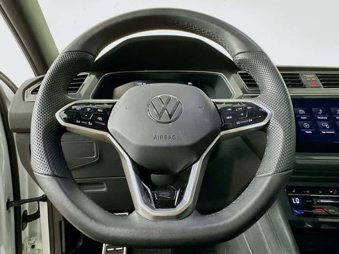 Used 2024 Volkswagen Tiguan SE R-Line image 16