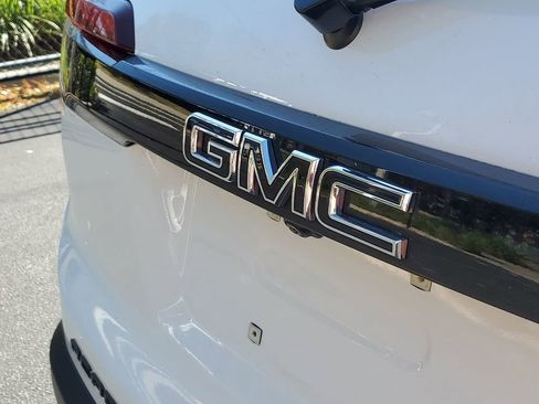 Certified 2023 GMC Acadia SLT w/ Elevation Edition image 28