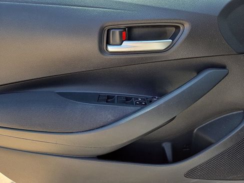 Used 2020 Toyota Corolla LE FWD image 21