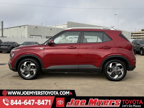 Used 2025 Hyundai Venue SEL image 6