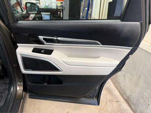 Used 2020 Kia Telluride S AWD/4WD image 27