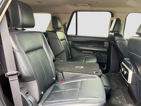 Used 2024 Ford Expedition XLT image 28